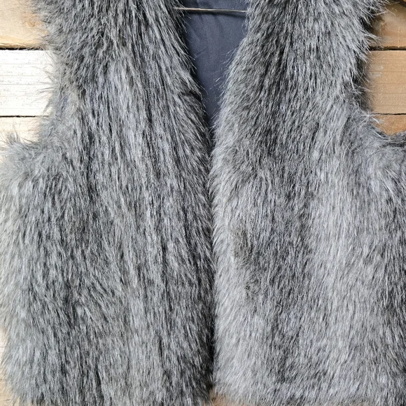 Club Monaco Open Front Faux Fur Vest Womens Small - Picture 2 of 11